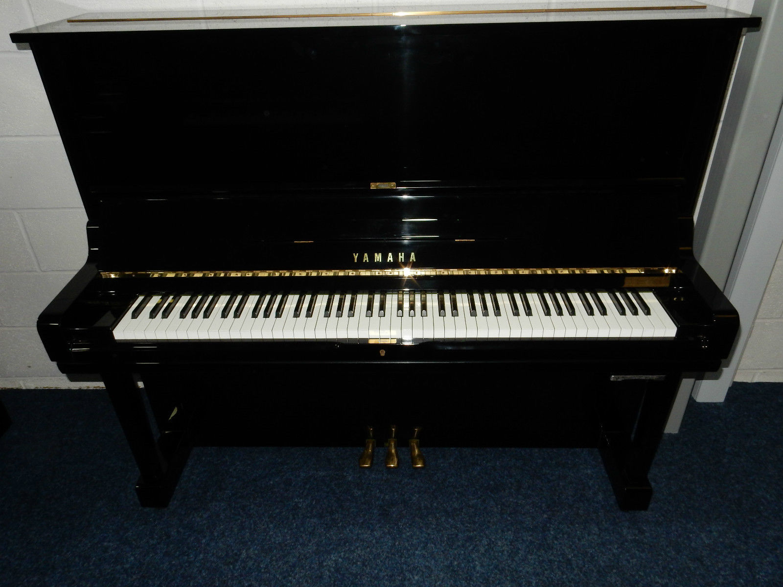 petrof upright piano